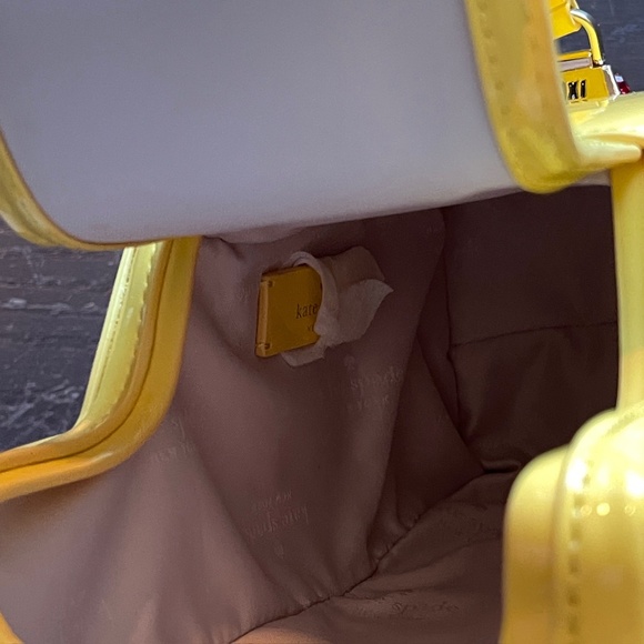 READ like new Kate Spade 3D NYC Taxi Yellow Cab Crossbody Bag KI975 Novelty - Picture 12 of 14